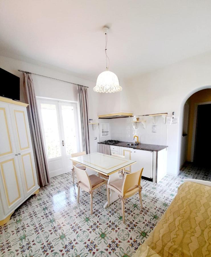 Hotel Residence Mendolita 리파리 외부 사진