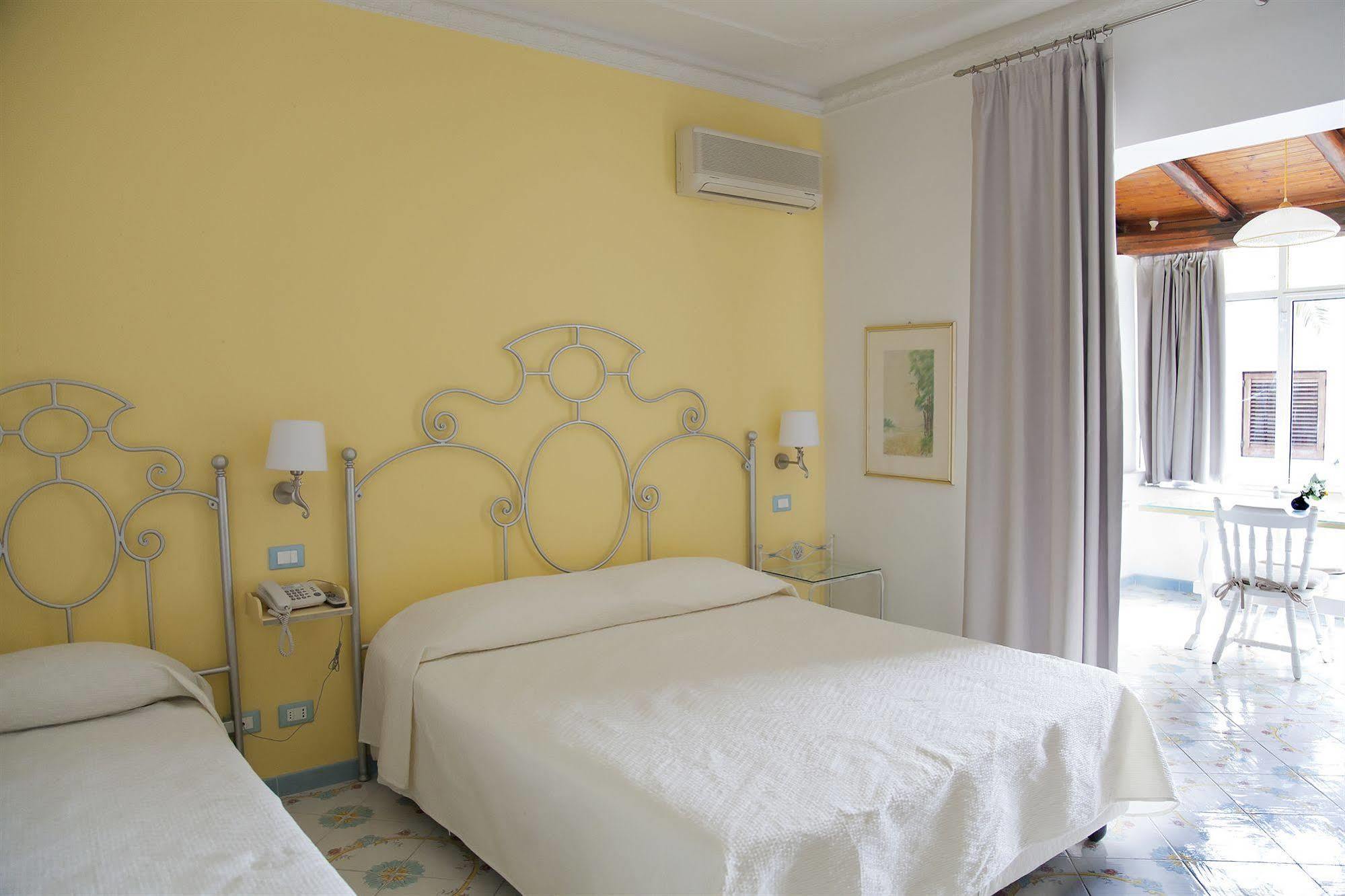 Hotel Residence Mendolita 리파리 외부 사진